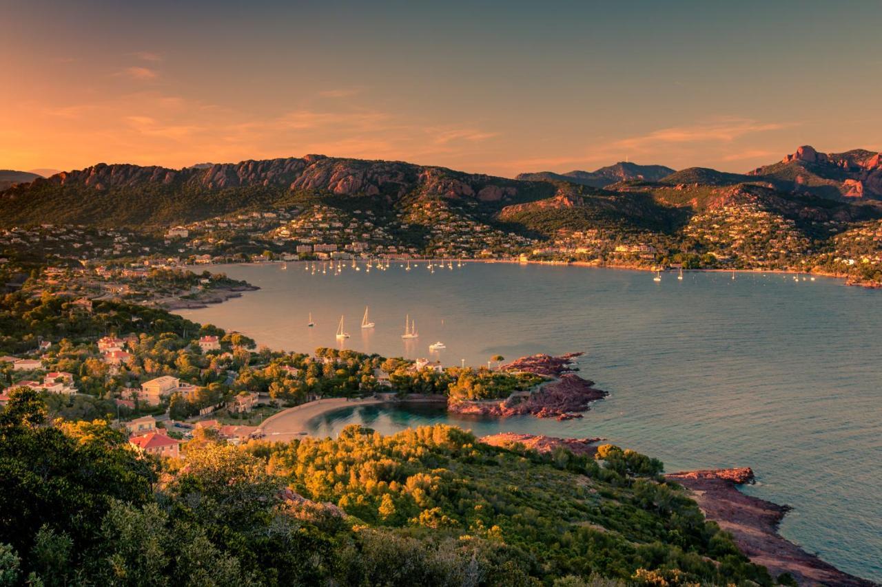 Agay Cap Esterel Village Allee Fleurs - F2 Clim Vue Golf Et Mer - Grande Terrasse Plein Sud Saint-Raphaël المظهر الخارجي الصورة