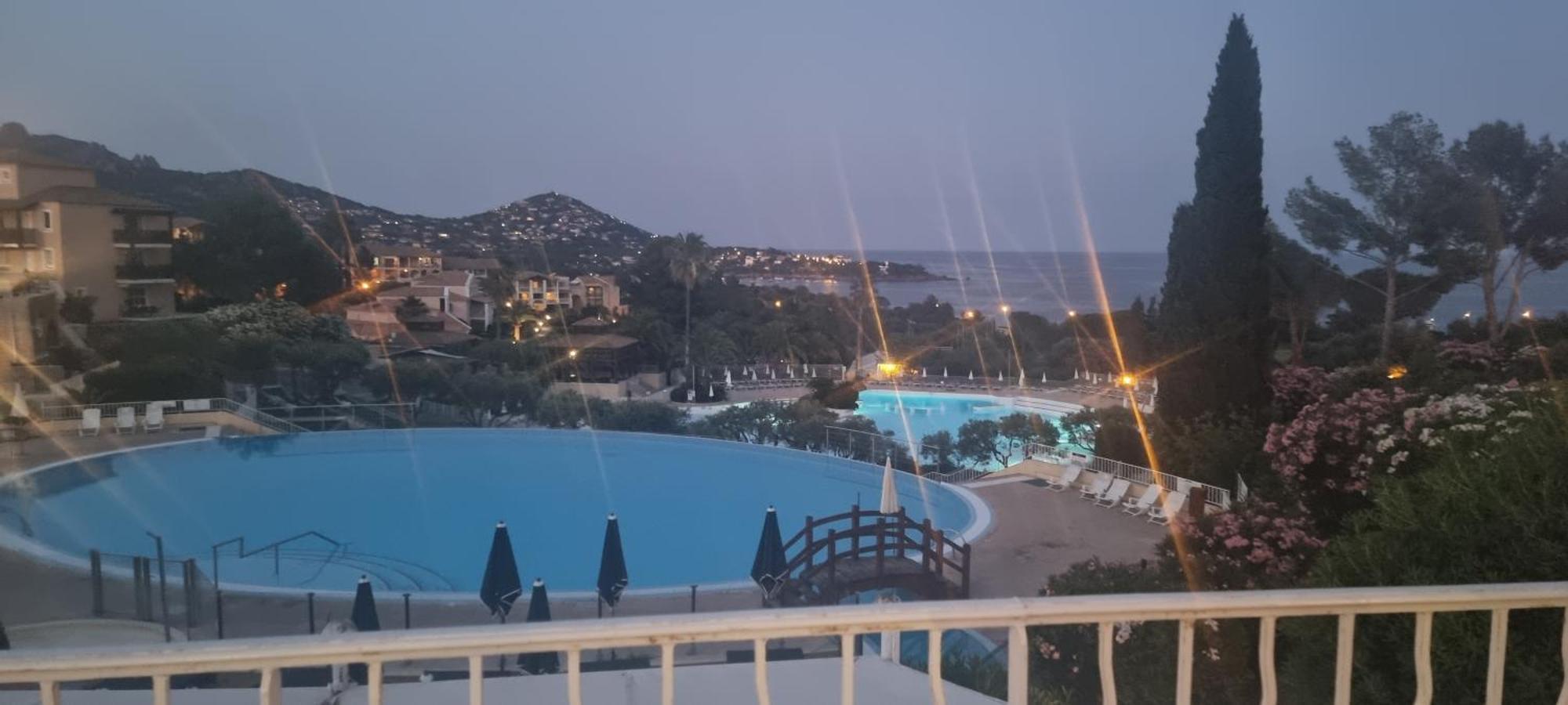 Agay Cap Esterel Village Allee Fleurs - F2 Clim Vue Golf Et Mer - Grande Terrasse Plein Sud Saint-Raphaël المظهر الخارجي الصورة