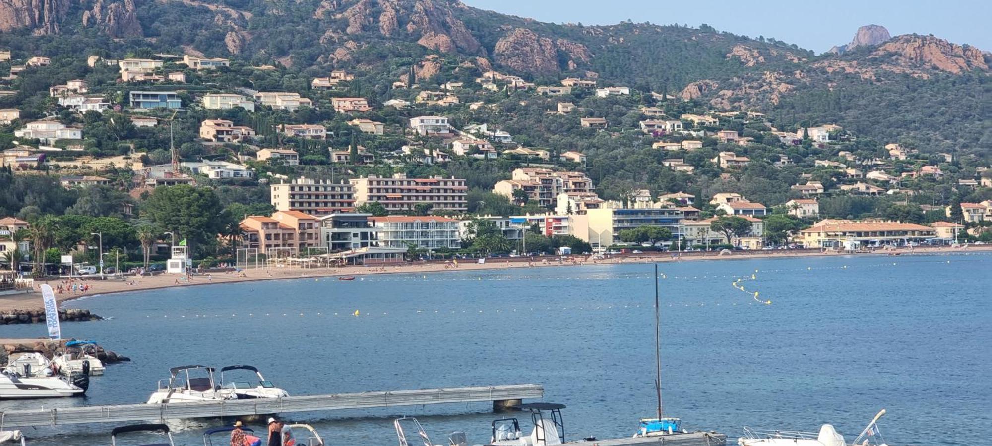 Agay Cap Esterel Village Allee Fleurs - F2 Clim Vue Golf Et Mer - Grande Terrasse Plein Sud Saint-Raphaël المظهر الخارجي الصورة