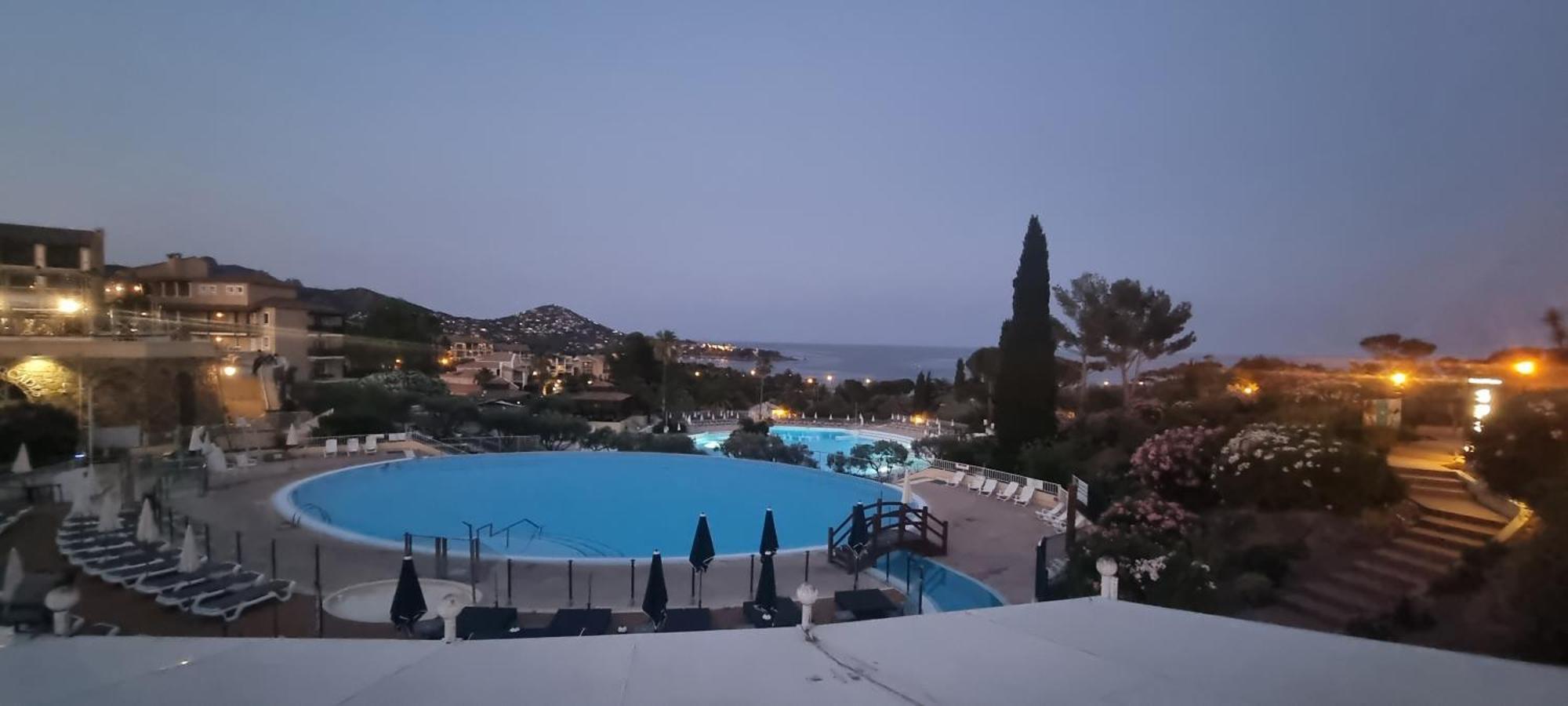 Agay Cap Esterel Village Allee Fleurs - F2 Clim Vue Golf Et Mer - Grande Terrasse Plein Sud Saint-Raphaël المظهر الخارجي الصورة