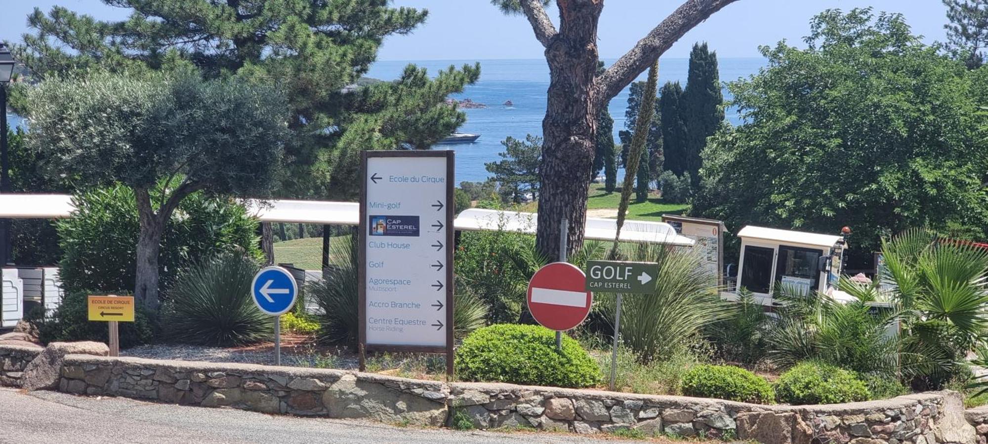 Agay Cap Esterel Village Allee Fleurs - F2 Clim Vue Golf Et Mer - Grande Terrasse Plein Sud Saint-Raphaël المظهر الخارجي الصورة