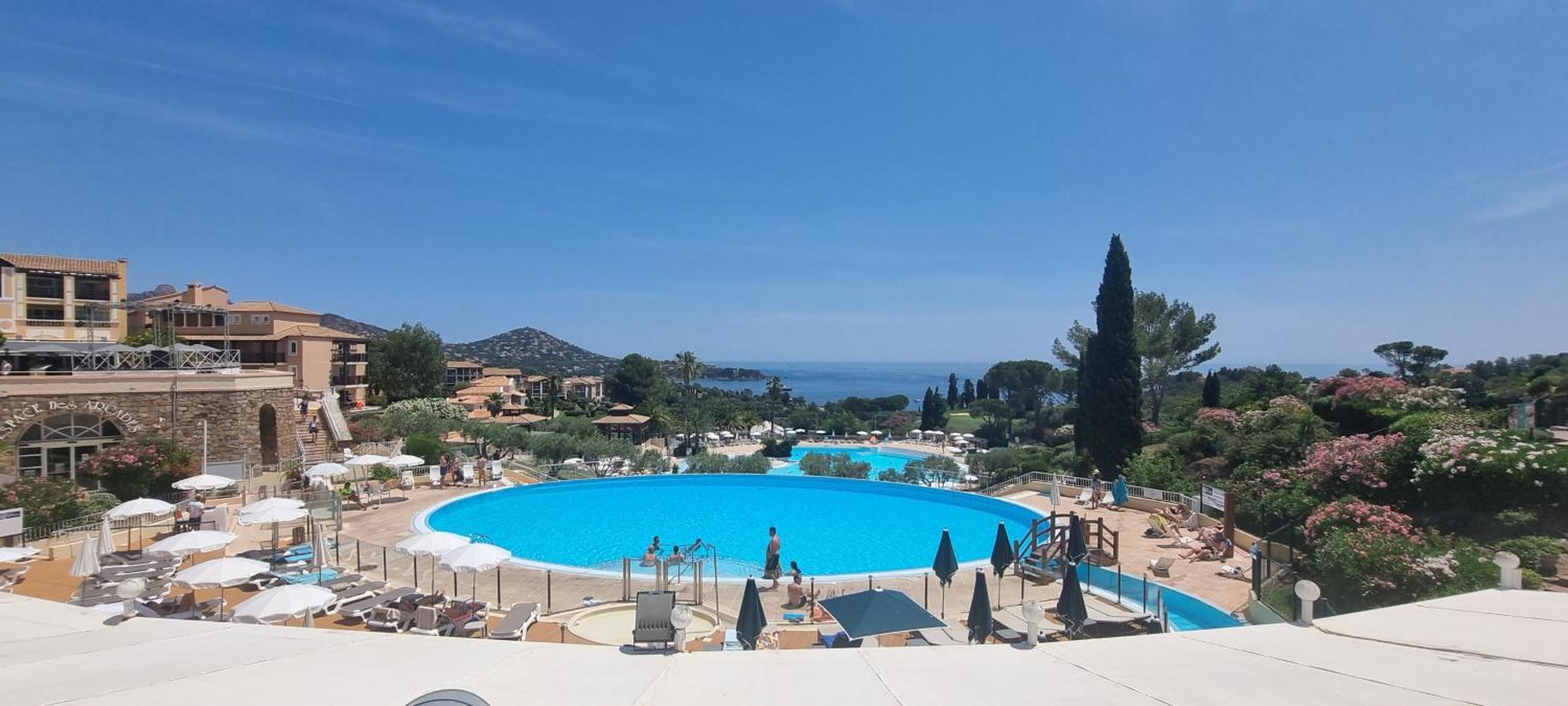 Agay Cap Esterel Village Allee Fleurs - F2 Clim Vue Golf Et Mer - Grande Terrasse Plein Sud Saint-Raphaël المظهر الخارجي الصورة