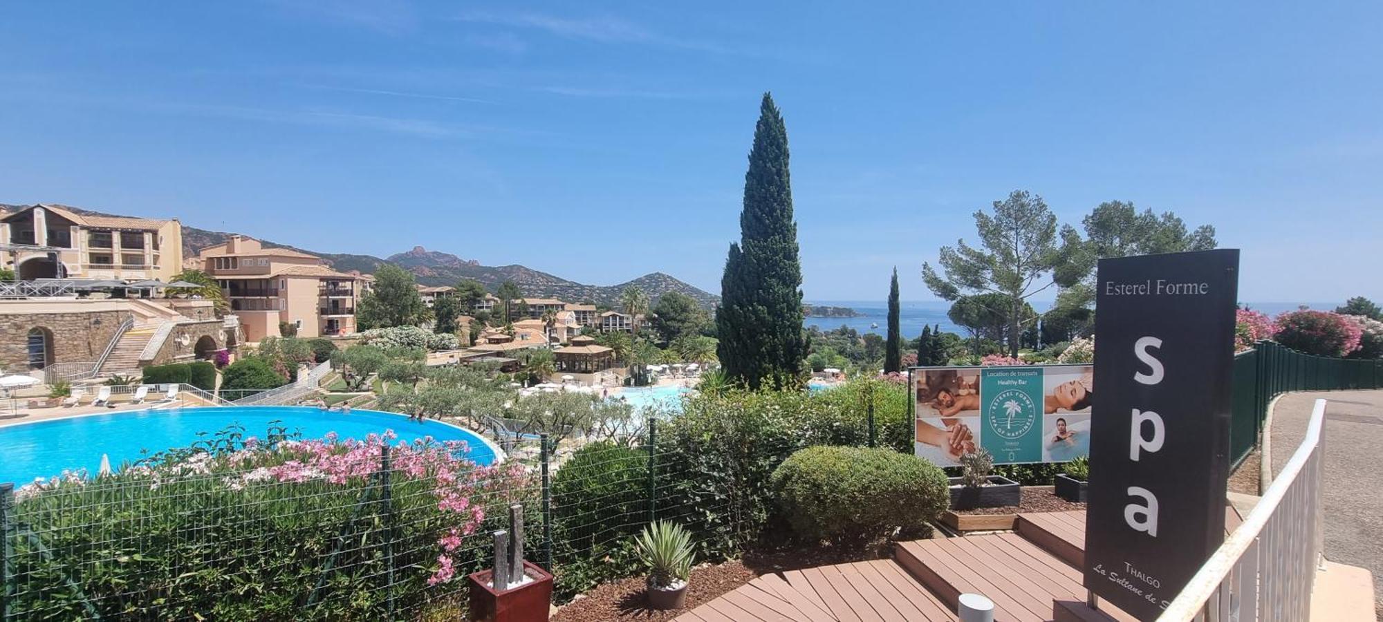 Agay Cap Esterel Village Allee Fleurs - F2 Clim Vue Golf Et Mer - Grande Terrasse Plein Sud Saint-Raphaël المظهر الخارجي الصورة