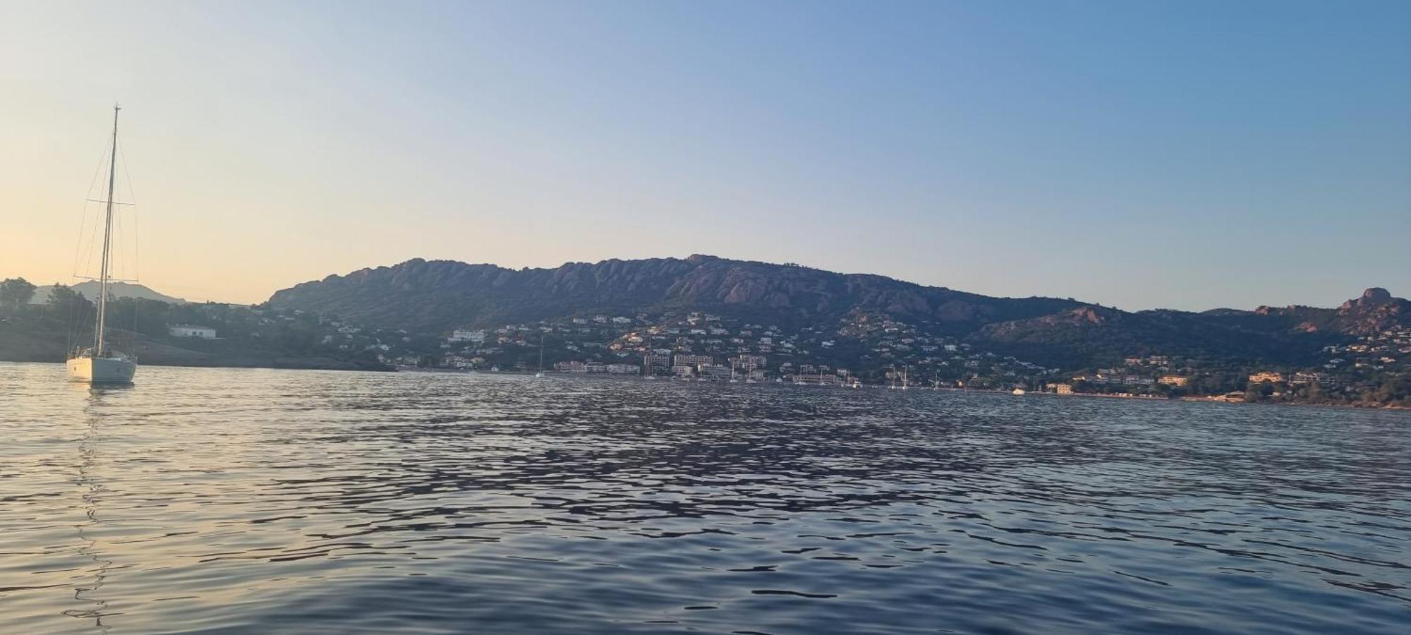 Agay Cap Esterel Village Allee Fleurs - F2 Clim Vue Golf Et Mer - Grande Terrasse Plein Sud Saint-Raphaël المظهر الخارجي الصورة
