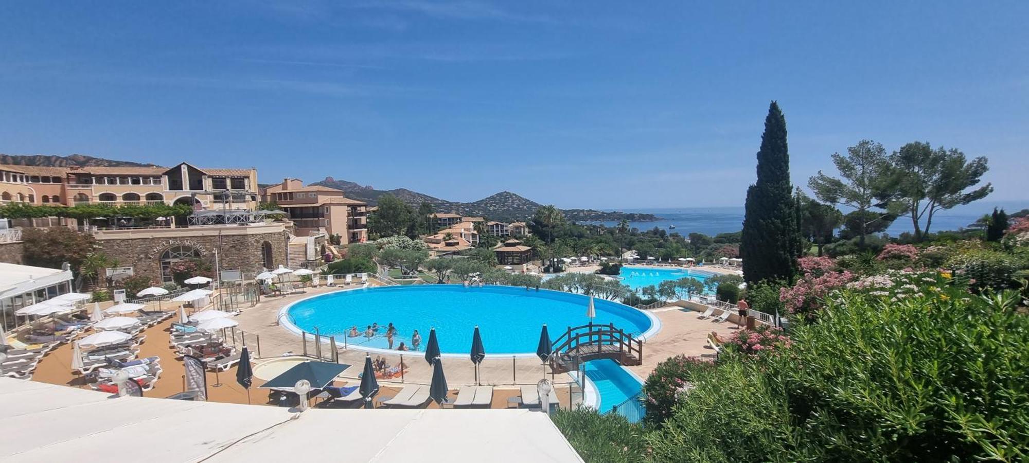 Agay Cap Esterel Village Allee Fleurs - F2 Clim Vue Golf Et Mer - Grande Terrasse Plein Sud Saint-Raphaël المظهر الخارجي الصورة