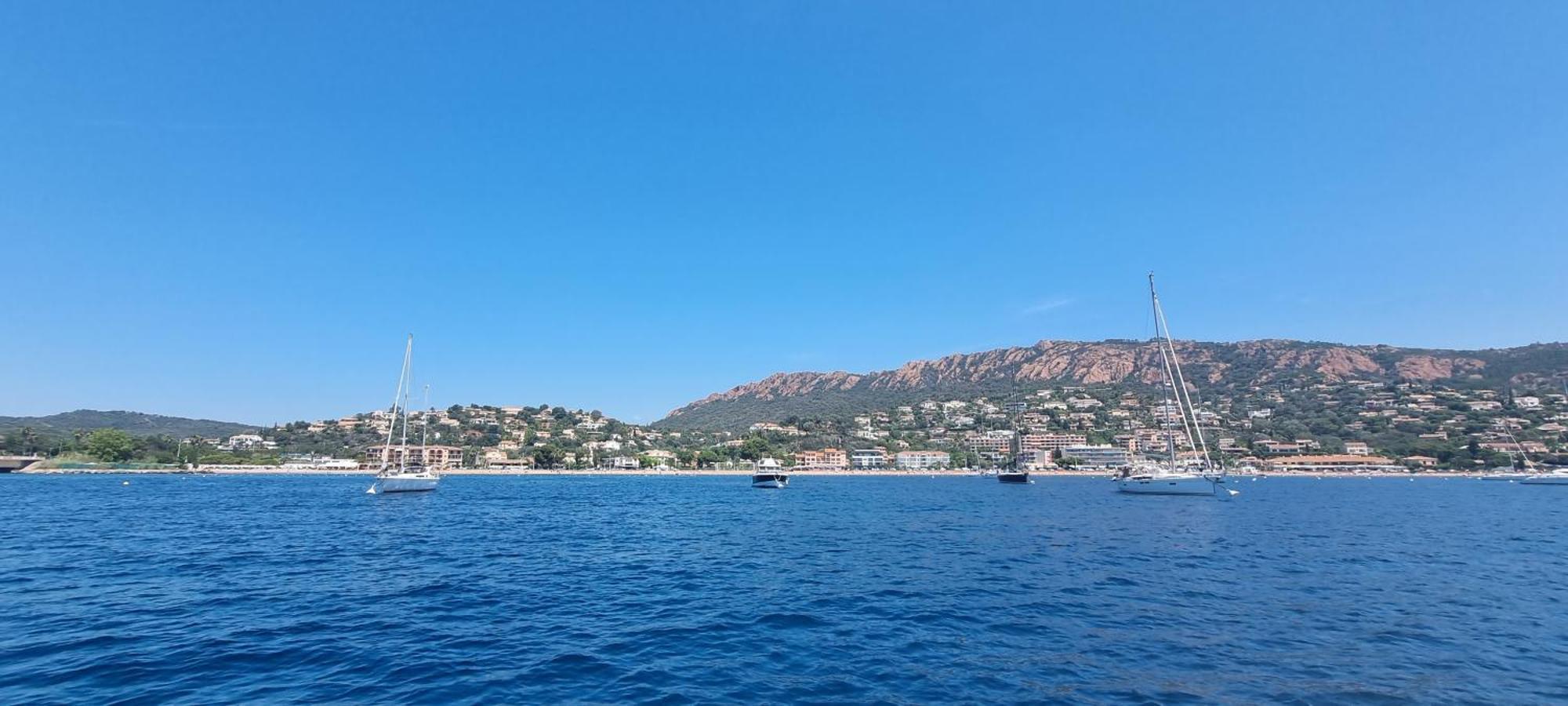 Agay Cap Esterel Village Allee Fleurs - F2 Clim Vue Golf Et Mer - Grande Terrasse Plein Sud Saint-Raphaël المظهر الخارجي الصورة
