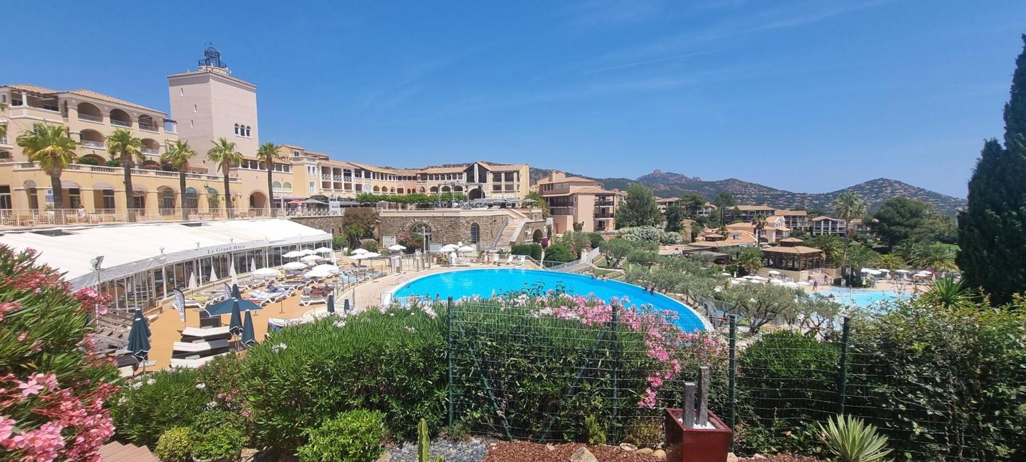 Agay Cap Esterel Village Allee Fleurs - F2 Clim Vue Golf Et Mer - Grande Terrasse Plein Sud Saint-Raphaël المظهر الخارجي الصورة