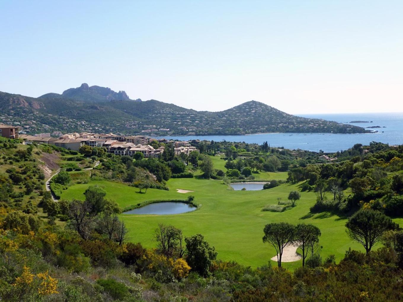 Agay Cap Esterel Village Allee Fleurs - F2 Clim Vue Golf Et Mer - Grande Terrasse Plein Sud Saint-Raphaël المظهر الخارجي الصورة