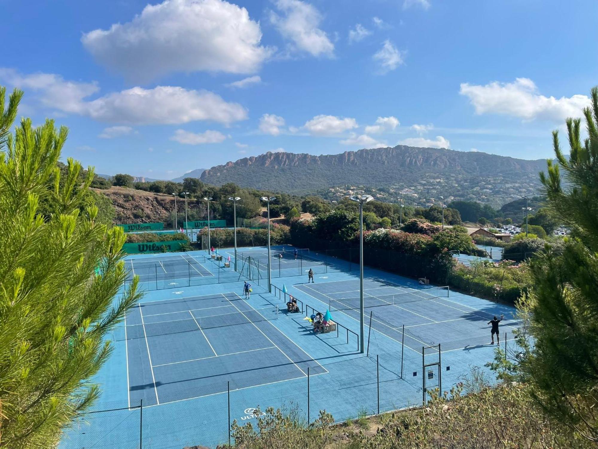 Agay Cap Esterel Village Allee Fleurs - F2 Clim Vue Golf Et Mer - Grande Terrasse Plein Sud Saint-Raphaël المظهر الخارجي الصورة